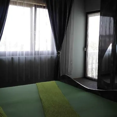 Krunes Biograd Na Moru