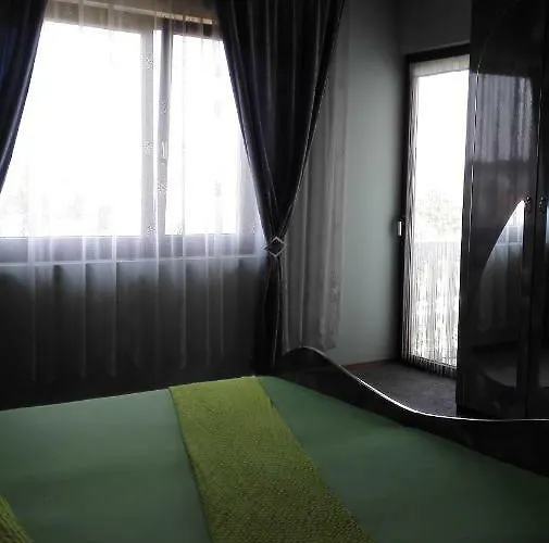 Krunes Biograd Na Moru